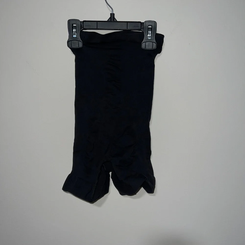 SKIMS SEAMLESS SCULPT STRAPLESS SHORTIE BODYSUIT ONYX BLACK XXS